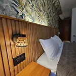 アンティカ ラッフィネリア ゲストハウス 4*